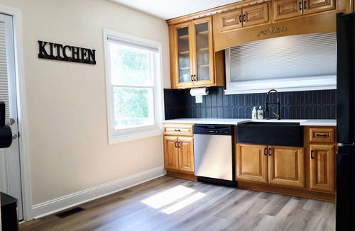 Clinton House | Fantastic cottage located within walking distance from charming old town Clinton