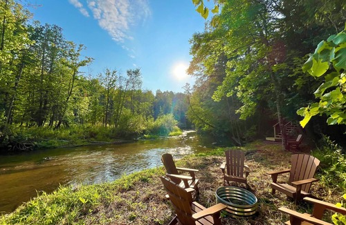 Thompsonville House | Fantastic New 8bd-4ba Betsie River Home, Game Rm, Two Family Rms, Kayaks, 6acres