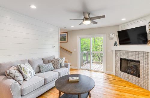 Hendersonville House | Farm On-Site: Mtn-View Cottage in Hendersonville!