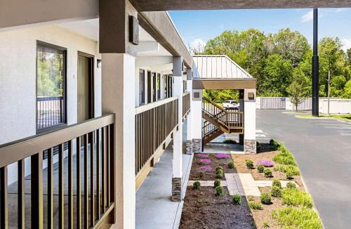 Farragut Hotel | Farragut Inn & Suites