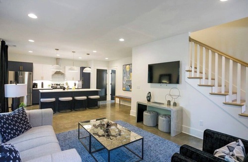 Hillsboro Village House | Feb. Discount! 3 Connected Homes with a Hot Tub