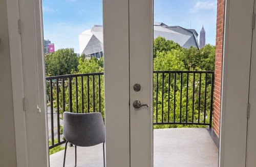 Downtown Atlanta Apartment | MAJOR INTERNATIONAL SPORTING EVENT Atlanta, 1 Block to Mercedes-Benz Stadium, City & Stadium Views,FreeParking