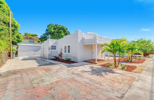 Highland Garden Apartment | FIFA Perfect 18KM | Fuego: Casita Near Beach & Gym Access