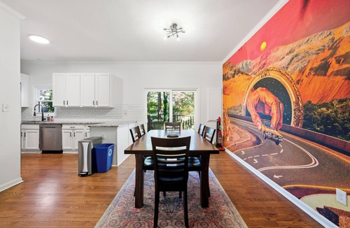 Mechanicsville House | MAJOR INTERNATIONAL SPORTING EVENT HQ II BACKSTAGE BUNGALOW II FREE PARKING