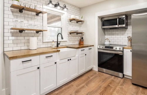 Loveland House | Fire Pit, Bike Trail, 3+ Night Discount, Restaurants, Kings Island, Work Desk