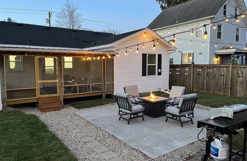 Loveland House | Fire Pit, Bike Trail, 3+ Night Discount, Restaurants, Kings Island, Work Desk