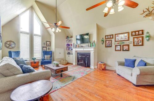 Denison House | Fire Pit + Sauna: Spacious Lake Texoma Retreat!