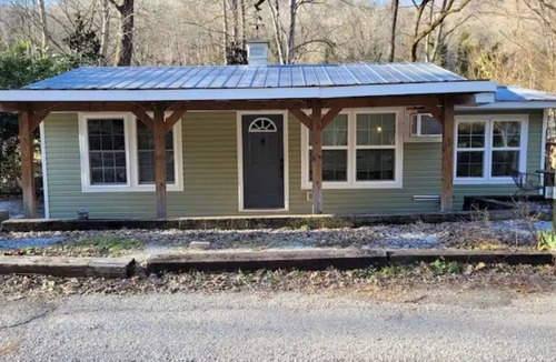 Smithville House | Fisherman's Getaway, golf nearby, boat parking