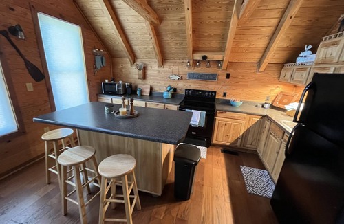 Counce Cabin | Fisherman's Paradise & Family Fun Cabin Just Minutes to PickwickLake & StatePark