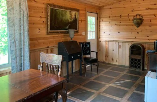 Steelville House | Flusszimmer Suite @ Meramec Riverside Lodge & Retreat