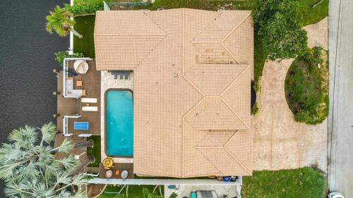 Coral Ridge Isles House | Fort Lauderdale 4Bd Villa Waterfront Dock Pool