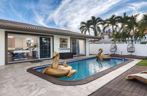 Coral Ridge Isles House | Fort Lauderdale 4Bd Villa Waterfront Dock Pool