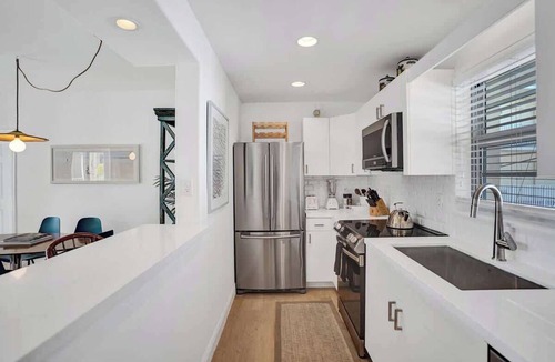 Central Beach Condo | Fort Lauderdale Yacht & Beach Club 209