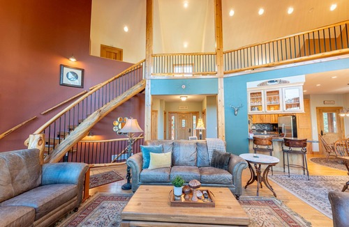 Stambaugh Cabin | Fortune Ridge: The Perfect Summer Getaway: Kayaking, Swimming & Bonfires