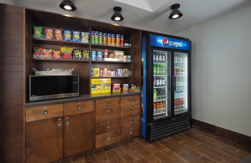 Waldron Hotel | Four Points by Sheraton Kansas City Airport