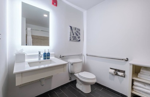 Fairgrounds Hotel | Four Points by Sheraton Louisville Airport