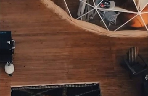 Eureka Springs Apartment | Fox Wood Luxury Dome with large deck, Indoor Jacuzzi, built-in hammock and mountain views - only 15 minutes from downtown Eureka Springs and 7 minutes from Beaver Lake.