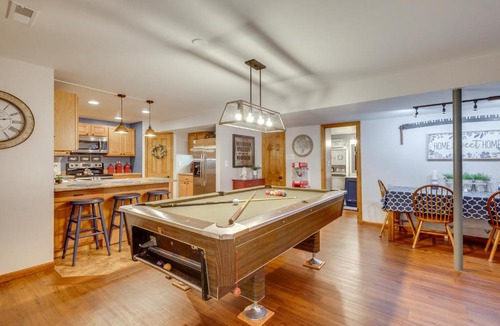 Troy Apartment | 'Foxes Den' w/Hot Tub, Pool Table & Fire Pit!