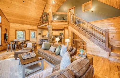Foxfire Estates Cabin | Foxhollow - Great deal! Minutes to Blue Ridge!