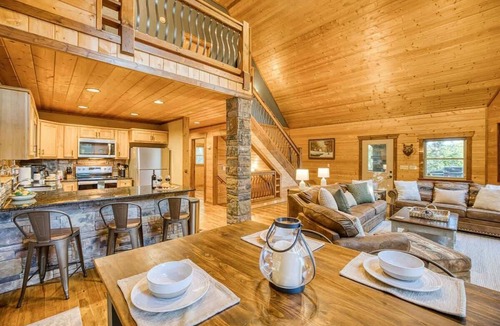 Foxfire Estates Cabin | Foxhollow - Great deal! Minutes to Blue Ridge!