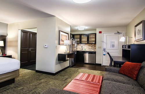 Marquette Apartment | Free Breakfast Buffet. Downtown Marquette. 5 Min to Northern Michigan University!