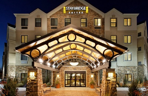 Auburn Hills Apartment | Free Breakfast. Indoor Pool, Gym, Business Center. Great Studio!