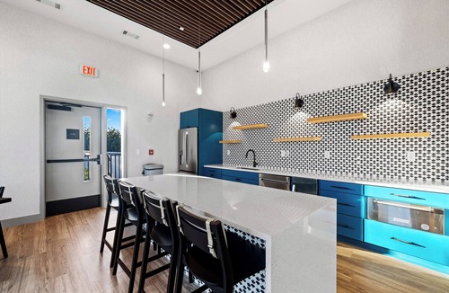 Music Row Condo | Free Gated Parking Music Row Condo Pool Rooftop Club Room with Pool Table