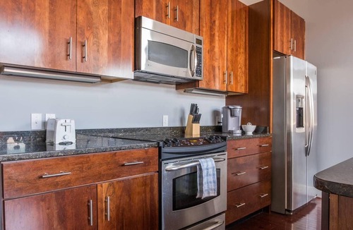 East Market District Apartment | Frontdesk | Quiet 2-Story 2BR Loft