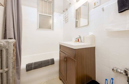 Hyde Park Apartment | Frontdesk | Relaxing Studio Apt near Jackson Park