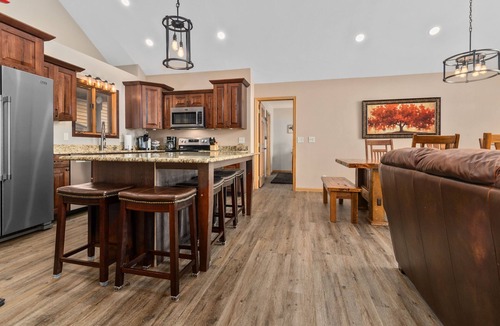 Wautoma House | Full Rec Lake w/pontoon to rent! 🏖 Beach. 🐶 friendly.