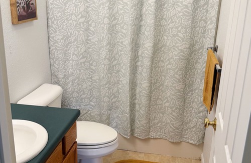 Sullivan Apartment | Fully furnished 2-bedroom apartment in Sullivan