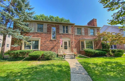 Grosse Pointe House | Fully furnished Grosse Pointe City rental