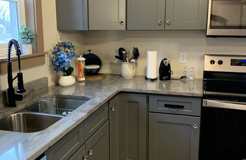 Corinth House | Fully renovated 3 bedroom 2 bath 5 miles to Ark Encounter with wheelchair access