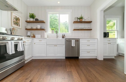 Lexington House | Fully Renovated Modern Farmhouse near Lexington