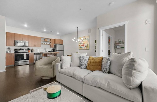 Traverse City Condo | Fully Stocked Trendy Condo Close To Downtown And The Beach