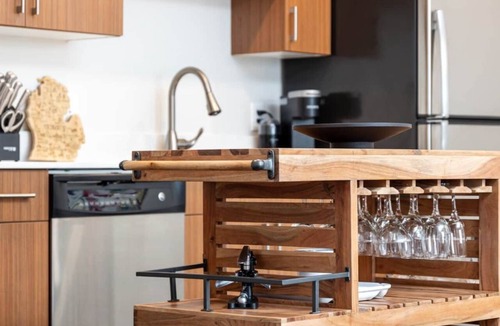 Traverse City Condo | Fully Stocked Trendy Condo Close To Downtown And The Beach