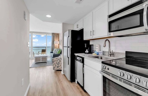 Downtown Myrtle Beach Condo | Fully Updated 1BR Oceanfront Oasis at Oceans One