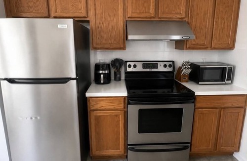 Rex House | Furnished 3BR Home for 30+ Day Stays Travel Nurse & Air Crew Friendly with WiFi