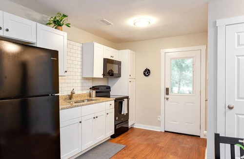 Huntsville Apartment | Furnished Apartment near Gate 8 of Redstone