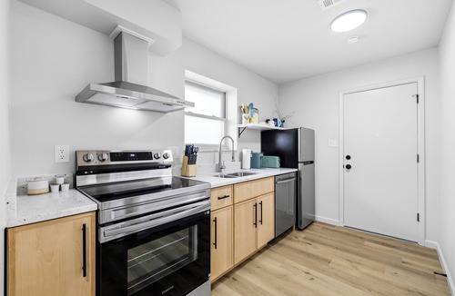 Knoxville House | Furnished Duplex: 1BR/1BTH-1.2 mi-Downtown Knoxville