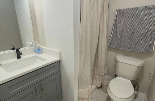 Home Park House | Furnished room at Ga tech campus close to Mercedes Benz stadium at a great rate