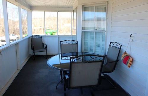 Eagle Rock House | Gala Farmhouse Vacation Rental