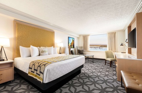 Downtown Louisville Hotel | Galt House Hotel Trademark Collection by Wyndham