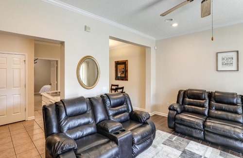 Oxford House | Game Day Getaway! Oxford Home 3 Mi to the Grove