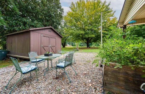 Olin House | Game Nights, BBQs & Family Fun: Union Grove Escape