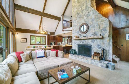 Michaywe House | Game Room Cabin Pool & Hot Tub Access