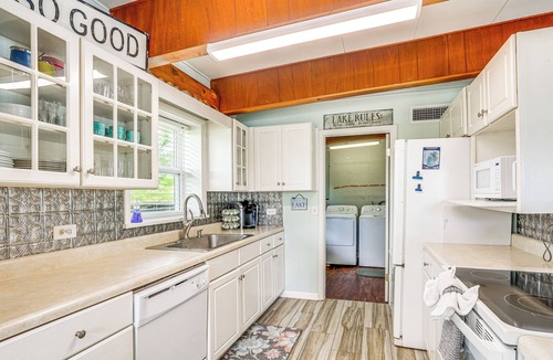 Osage Beach Cottage | Game Room & Dock: Waterfront Osage Beach Home!