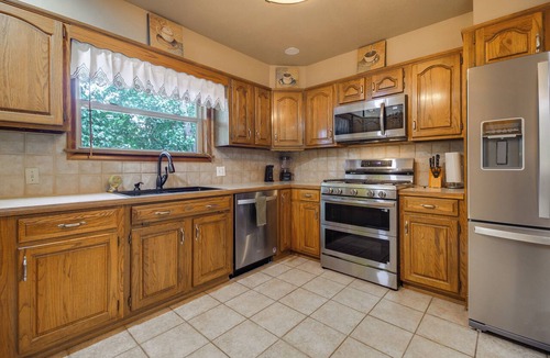 Grove House | Game Room, Fishing Cabin & Dock on Grand Lake!