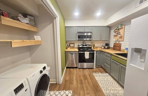 Charlotte Condo | Garden Condo 2-bedroom next to golf course - Charlotte NC
