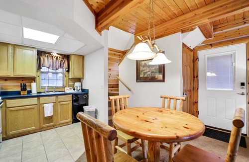 Lewiston Cottage | Garland Resort Golf Cottage-Sleeps 8-Large Deck